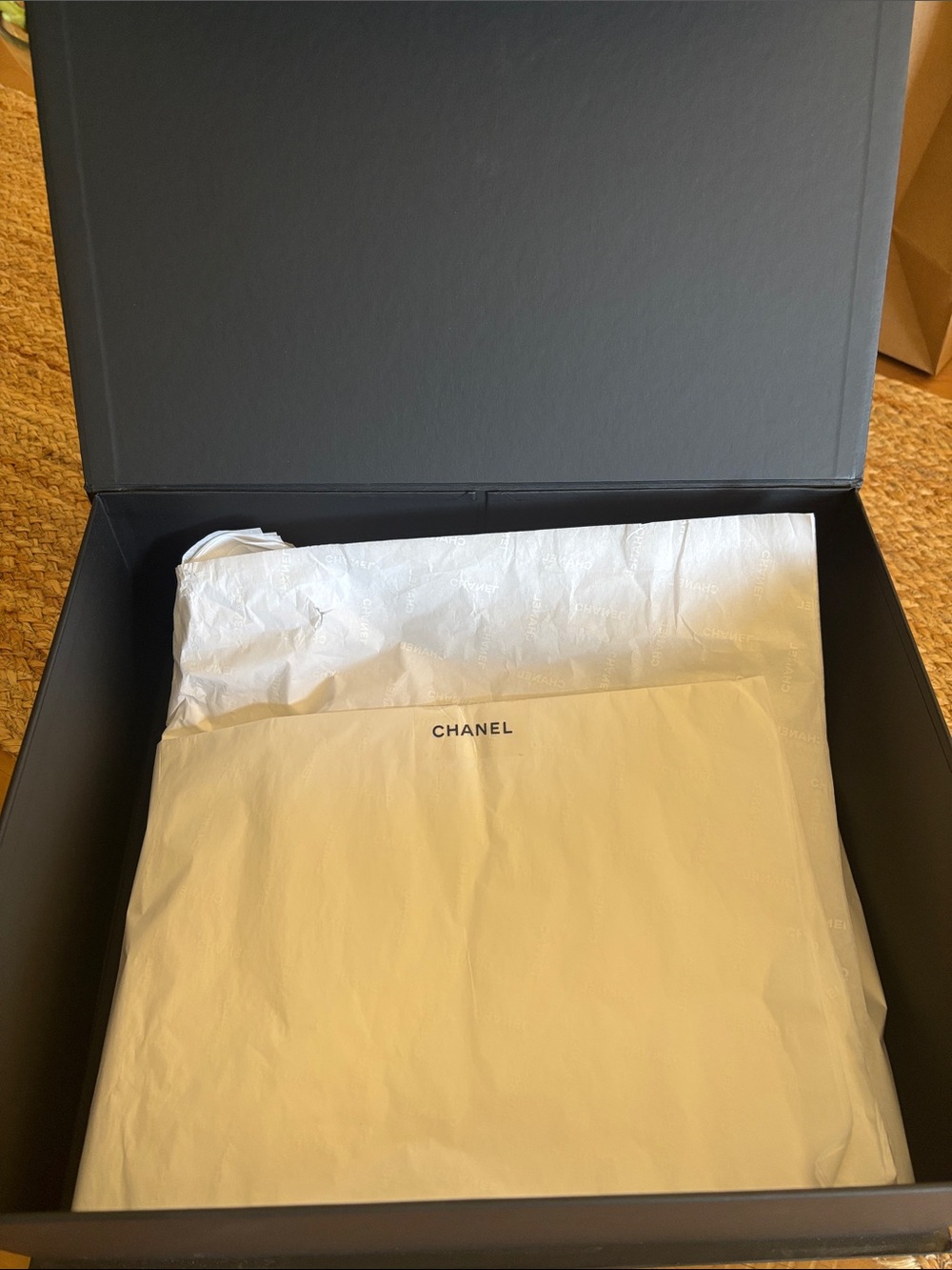 CHANEL MAGNETIC BOX - Picture 3 of 10
